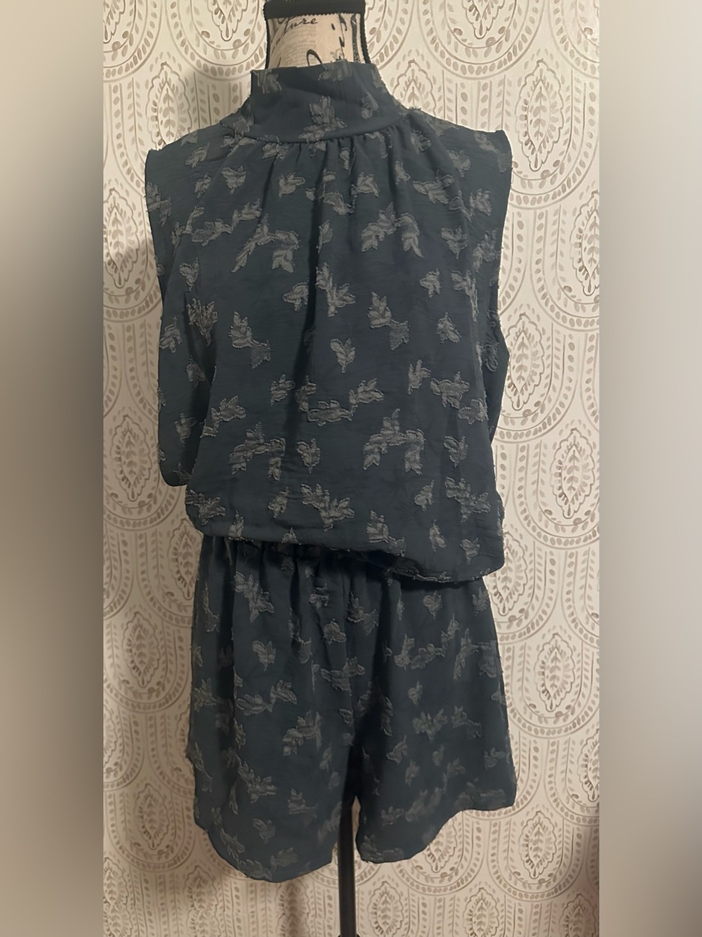 Easel Blue Two piece short set in Large